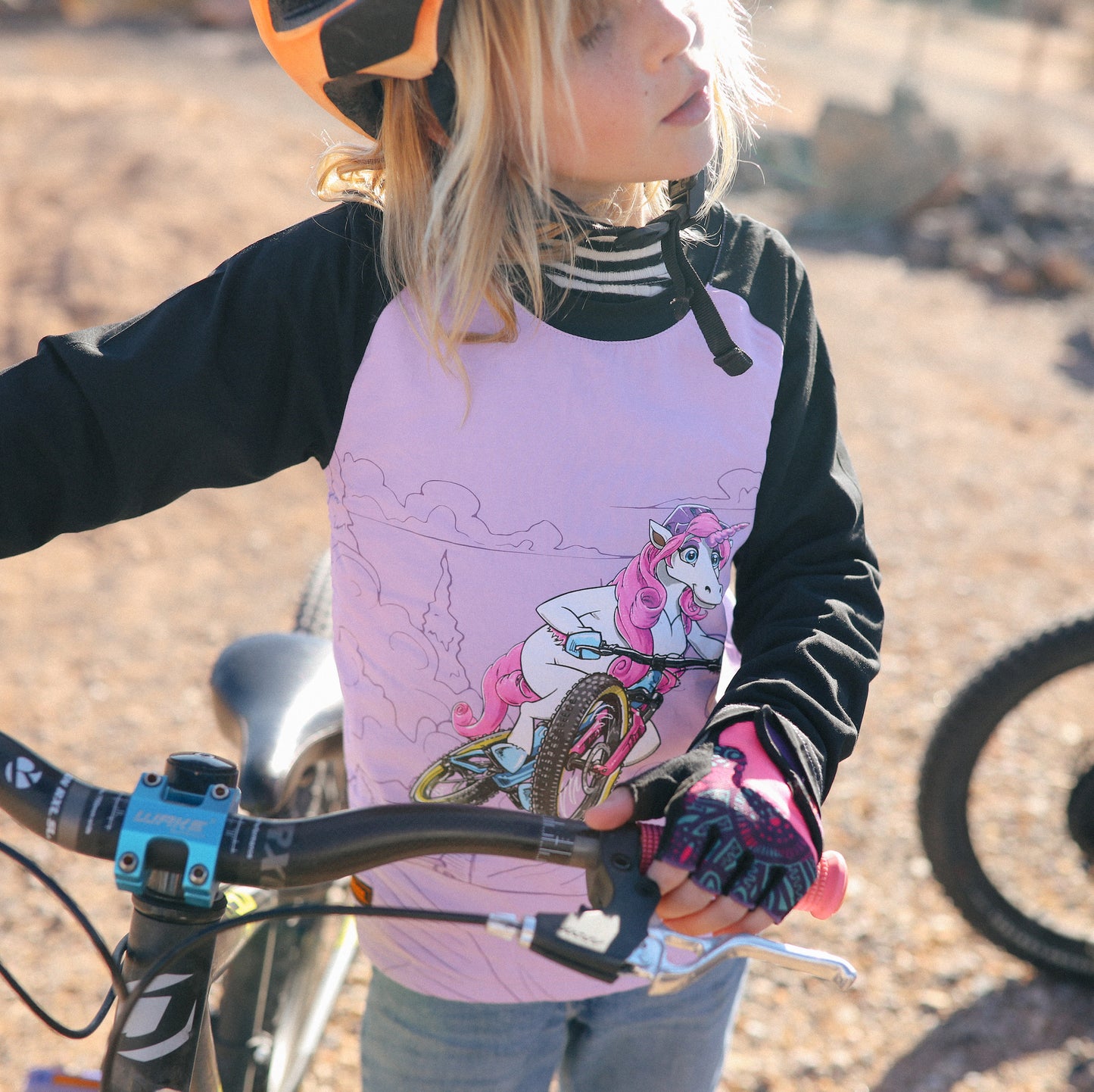 UPSHIFT UNICORN WINDDICHTES MTB-JERSEY FÜR KINDER
